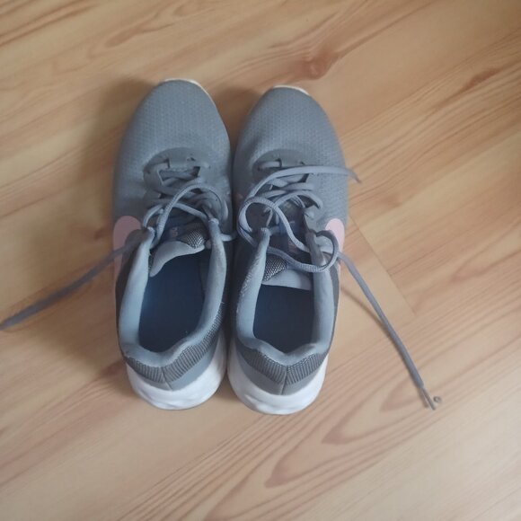 Nike Women's Running Sneakers - Picture 3 of 4